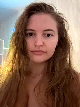 TesssaHart online show from 09/29/25, 07:40