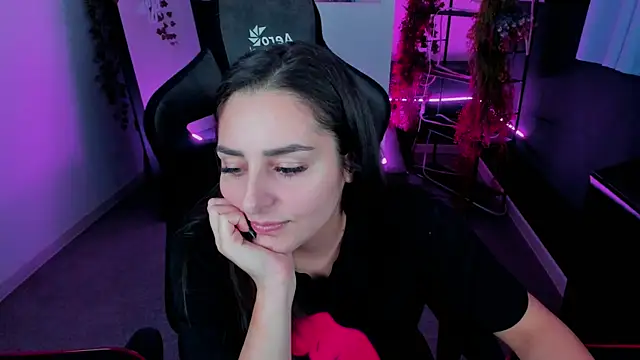 ValeriiMills online show from 10/28/25, 02:20