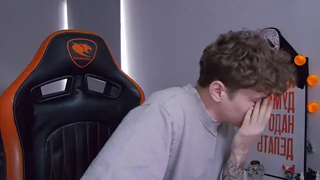 DanyDavis online show from 11/02/25, 09:22