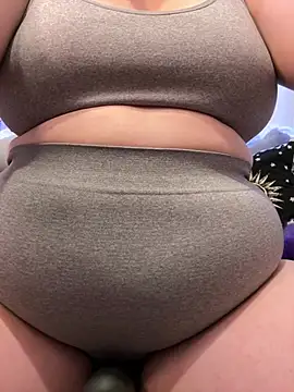 Snapshot of Raven_Magical_Milf chatting on 07/08/26, 10:31 Raven Magical Milf online show from 07/08/26, 10:31