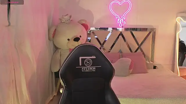 saaya tay online show from 04/22/26, 03:31