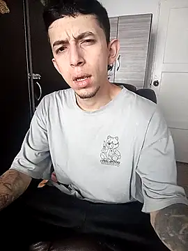 Chris  Jones online show from 10/19/25, 01:01