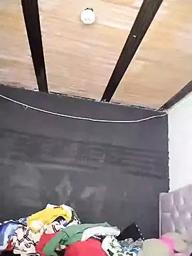 Cerecitaa02  online show from 10/30/25, 10:49