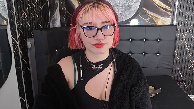Snapshot of Cerecitaa02_ chatting on 07/22/26, 10:56 Cerecitaa02 online show from 07/22/26, 10:56