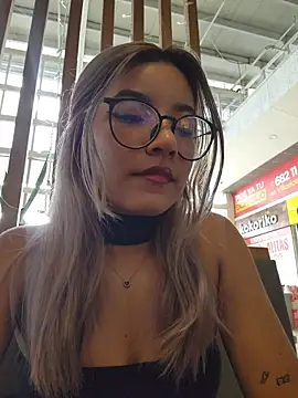 Pretty roxxyy online show from 12/19/25, 01:29