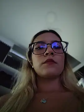 Pretty roxxyy online show from 04/03/26, 11:19