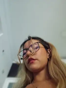 Pretty roxxyy online show from 04/21/26, 11:27