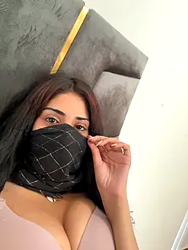 QueenLujaine online show from 11/02/25, 03:36