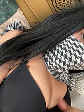 QueenLujaine online show from 01/17/26, 11:04