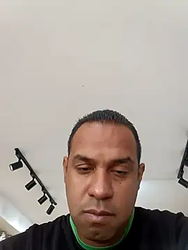 Snapshot of elnegro707070 chatting on 10/07/25, 11:29 elnegro707070 online show from 10/07/25, 11:29