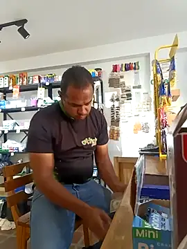 elnegro707070 online show from 10/28/25, 11:03