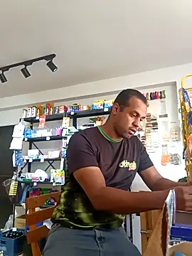 elnegro707070 online show from 10/30/25, 11:22