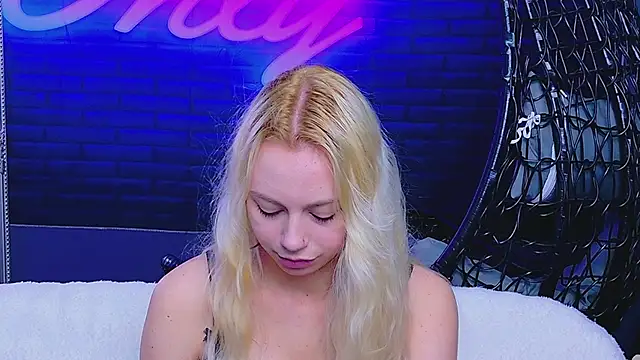 AlessiaCroft online show from 04/23/26, 04:03