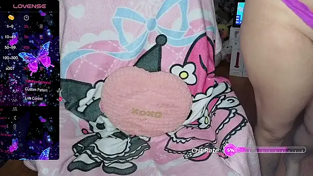 Snapshot of w3tkittty chatting on 10/21/25, 10:54 w3tkittty online show from 10/21/25, 10:54