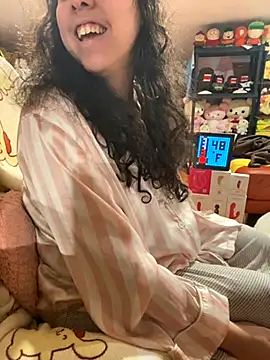 Snapshot of w3tkittty chatting on 11/15/25, 10:26 w3tkittty online show from 11/15/25, 10:26