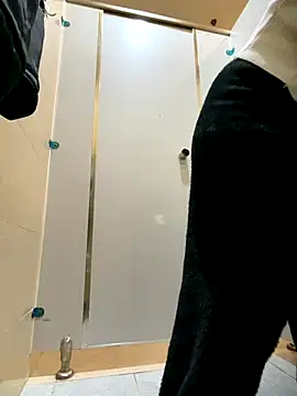 AiBanana online show from 12/14/25, 04:56