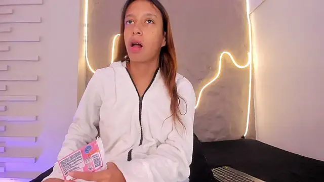 Dulce Quintana online show from 12/02/25, 12:21