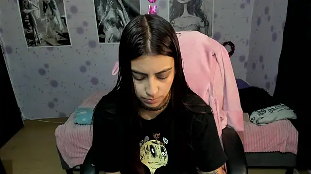 Medussa katt online show from 11/26/25, 10:22