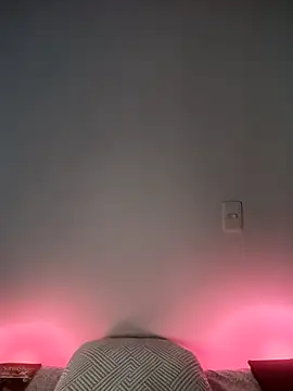 Snapshot of Alicia_Montess chatting on 09/20/25, 09:05 Alicia Montess online show from 09/20/25, 09:05