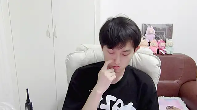 Snapshot of BILLY4me chatting on 10/12/25, 05:45 BILLY4me online show from 10/12/25, 05:45