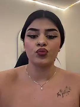 Kariina  69 online show from 12/05/25, 03:37