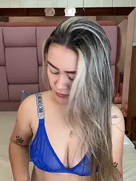 sophiaarenas online show from 02/12/26, 12:11