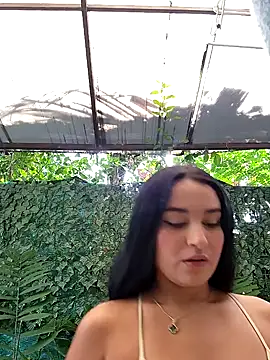 Snapshot of Rosa_Warreen_ chatting on 09/29/25, 12:43 Rosa Warreen online show from 09/29/25, 12:43