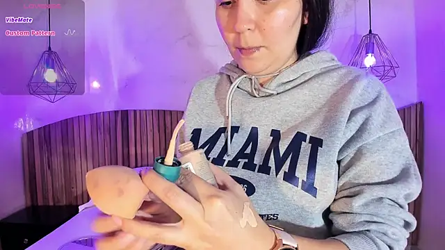 AlissaJoness online show from 04/06/26, 11:44