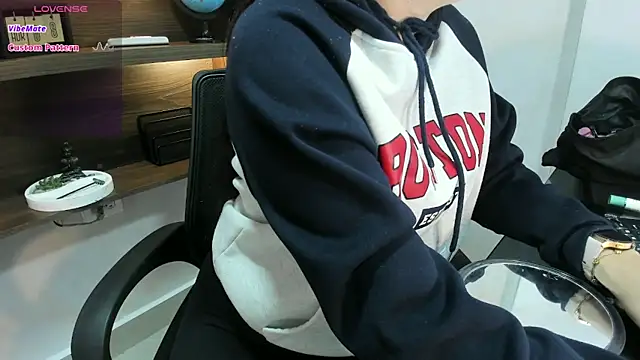 AlissaJoness online show from 04/12/26, 11:48