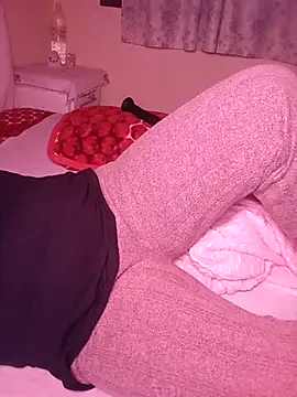 Snapshot of charam-38 chatting on 11/13/25, 12:48 charam-38 online show from 11/13/25, 12:48