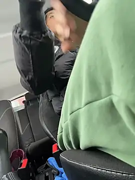 Snapshot of MeekyRich chatting on 11/26/25, 04:02 MeekyRich online show from 11/26/25, 04:02