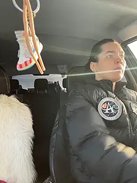 Snapshot of MeekyRich chatting on 11/28/25, 04:04 MeekyRich online show from 11/28/25, 04:04