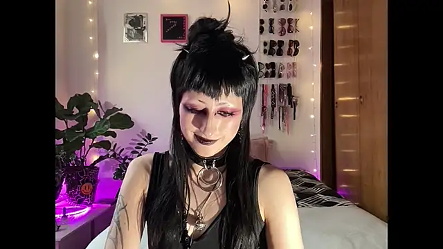 ELENA UMBRA online show from 12/22/25, 08:17