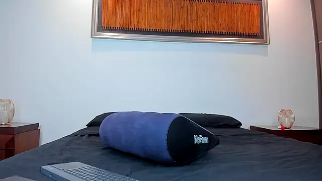 Bella  hamilton online show from 04/24/26, 03:09