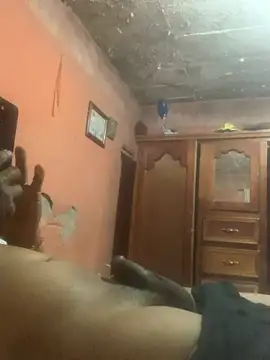 luuiss12 online show from 04/29/26, 08:07