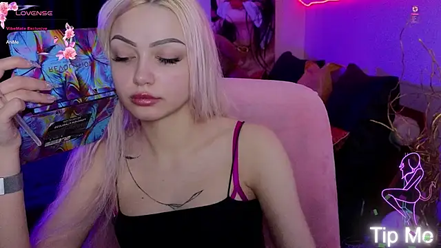 LinaLirian online show from 01/19/26, 08:07