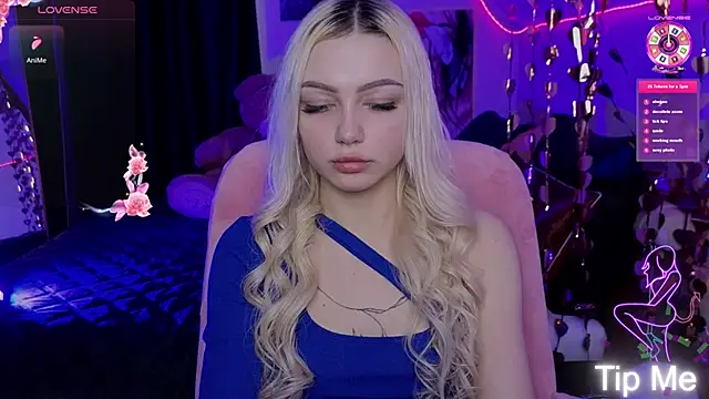 LinaLirian online show from 03/12/26, 10:10