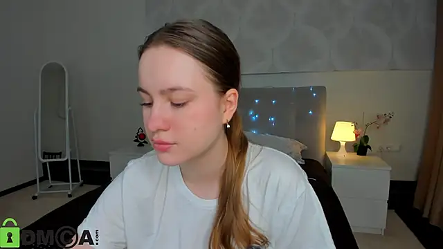 Candy Cansew online show from 12/15/25, 09:24