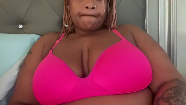 RoyalQueen2u online show from 04/08/26, 06:30