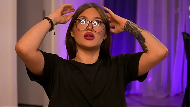 AryaDeluna online show from 11/06/25, 07:26