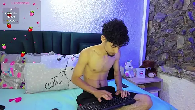 JennMuriel  online show from 11/08/25, 12:49