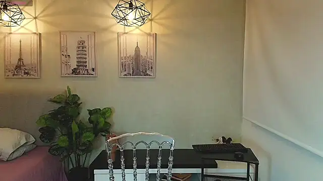  Victoria Collins online show from 09/23/25, 11:02