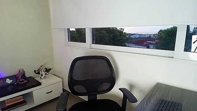  Victoria Collins online show from 10/29/25, 11:12