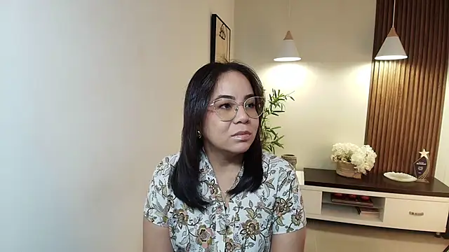  Victoria Collins online show from 04/15/26, 12:01