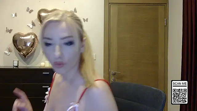 Snapshot of Wild_Silk_Desire chatting on 05/15/26, 05:42 Wild Silk Desire online show from 05/15/26, 05:42