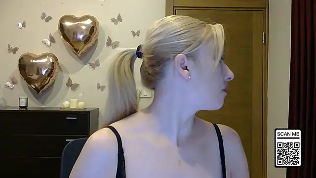 Snapshot of Wild_Silk_Desire chatting on 05/16/26, 06:07 Wild Silk Desire online show from 05/16/26, 06:07
