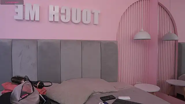 Susan wall online show from 04/01/26, 01:12