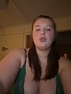 CutieCurvyGirlxo online show from 02/07/26, 12:03