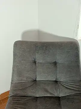 Snapshot of bluum chatting on 02/16/26, 10:17 bluum online show from 02/16/26, 10:17