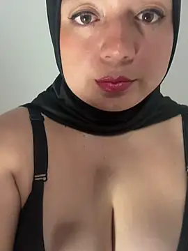 Snapshot of bluum chatting on 02/18/26, 04:30 bluum online show from 02/18/26, 04:30